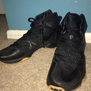 Black Lebron 13’s